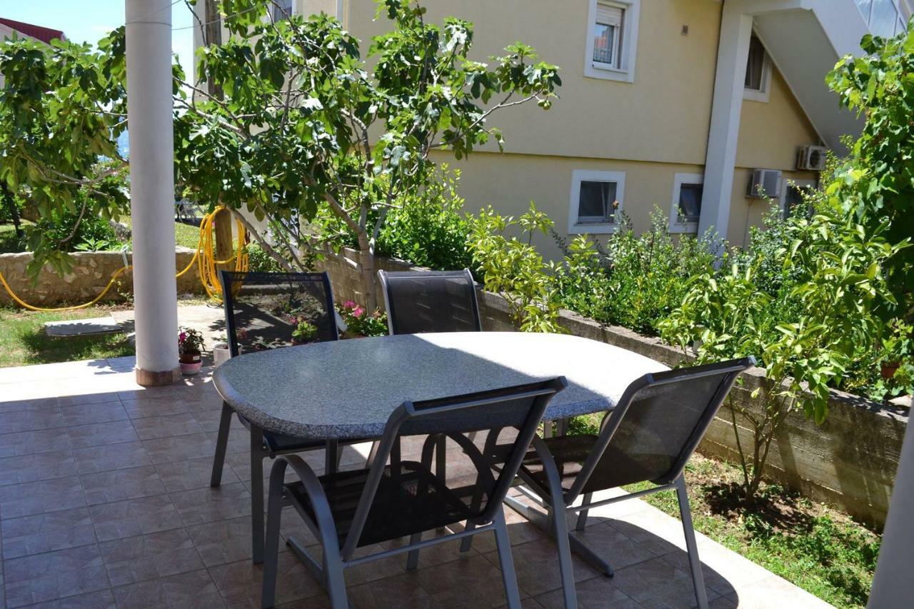 Penzión pre hostí Apartments Zara *